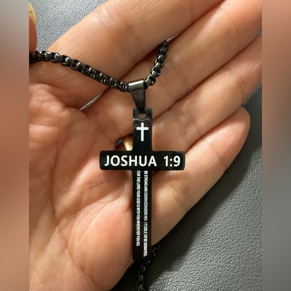 Bible Verse Cross Pendant Necklace Philippians 4:13 - Picture 4 of 4